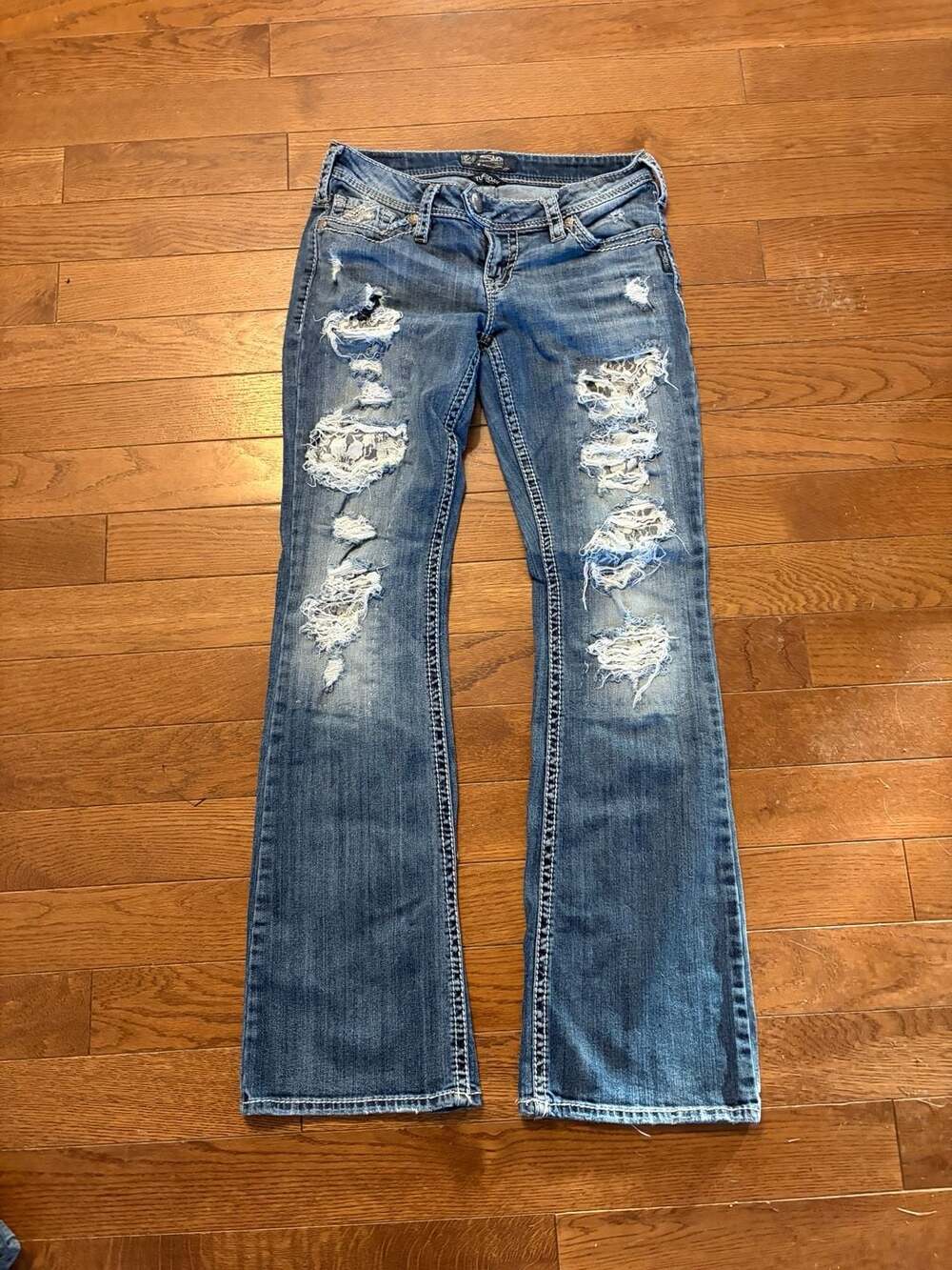 Silver Jeans Co. Tuesday Bootcut Jeans Size 29x33 Blue Distressed Ripped